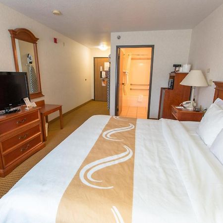 Quality Inn & Suites University Ларами Экстерьер фото