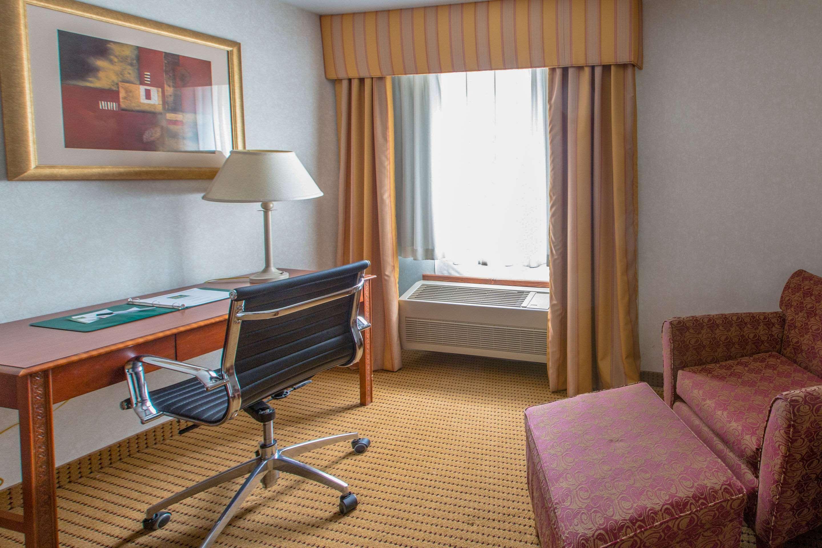 Quality Inn & Suites University Ларами Экстерьер фото