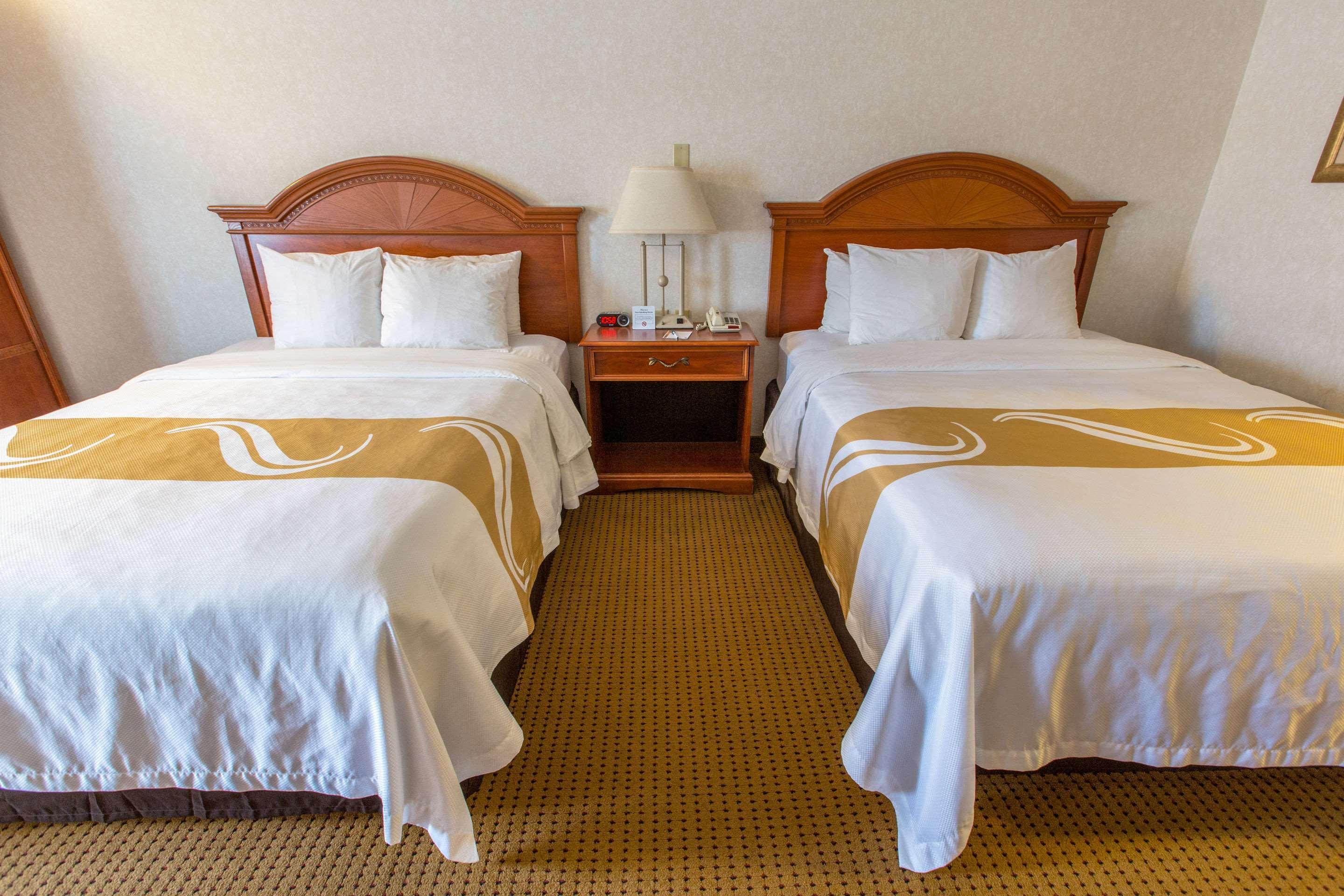 Quality Inn & Suites University Ларами Экстерьер фото