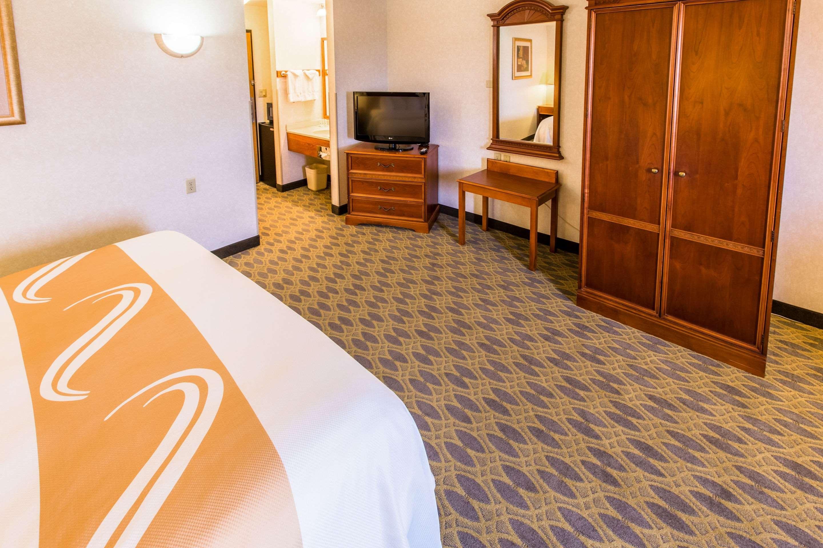 Quality Inn & Suites University Ларами Экстерьер фото