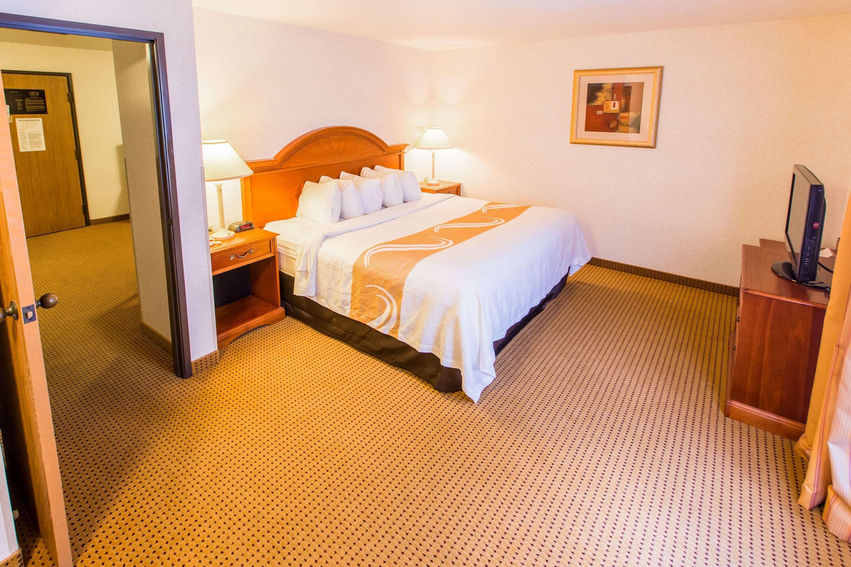 Quality Inn & Suites University Ларами Экстерьер фото