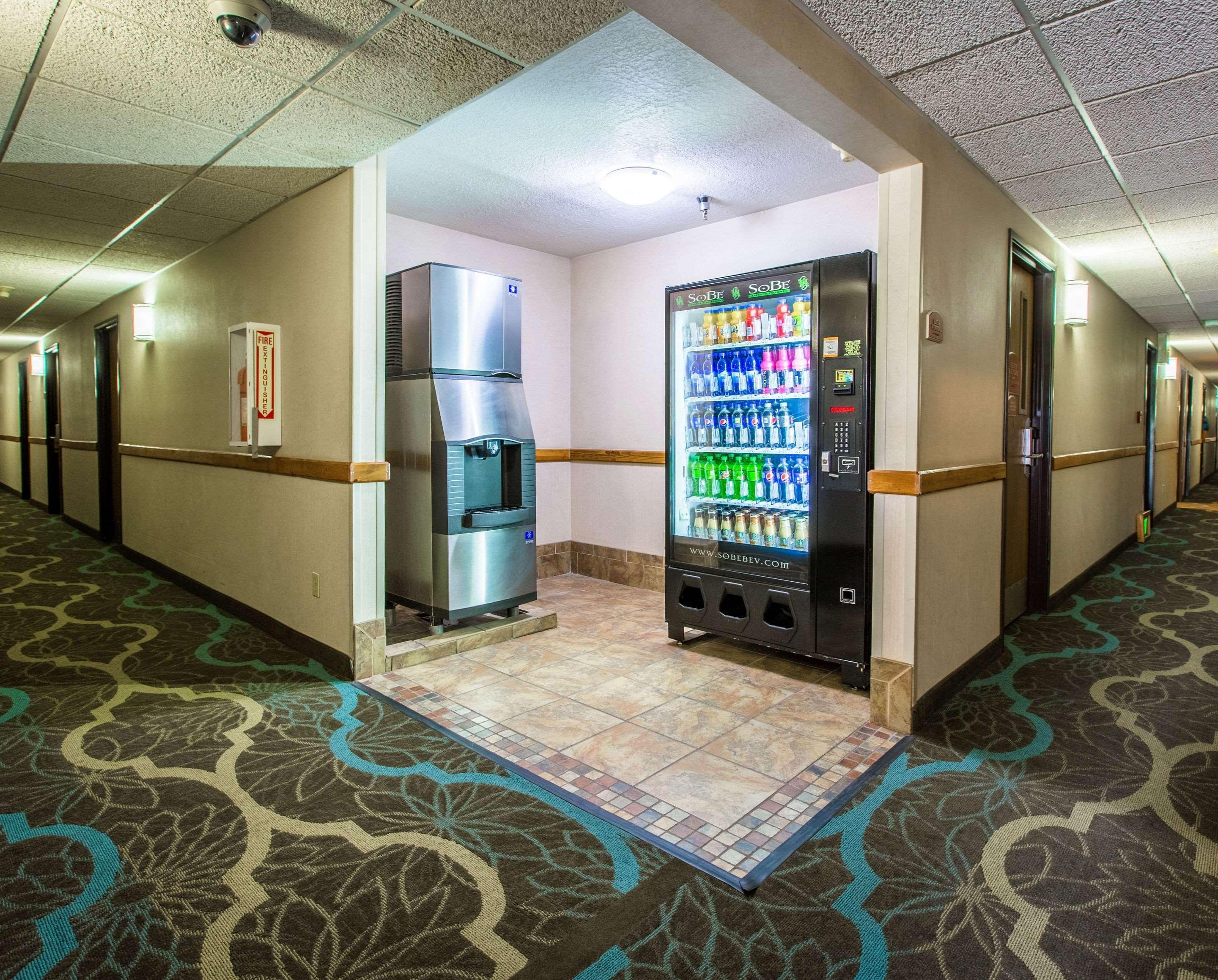 Quality Inn & Suites University Ларами Экстерьер фото