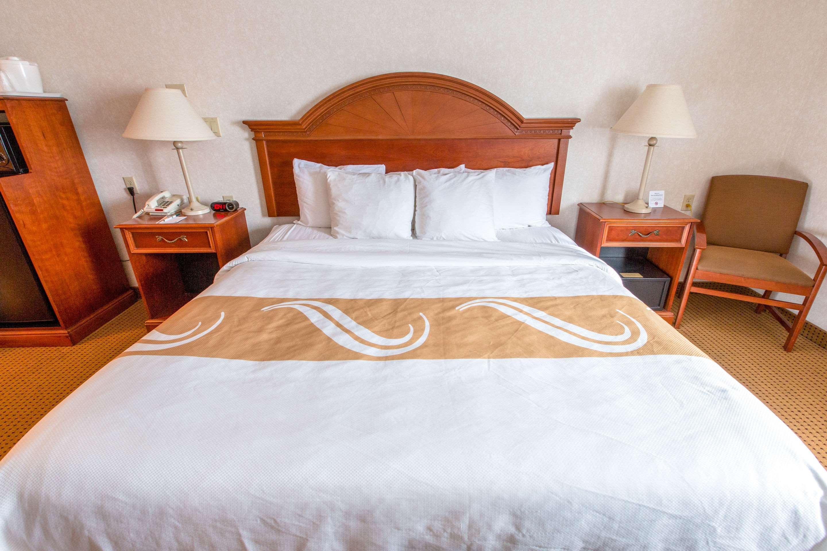 Quality Inn & Suites University Ларами Экстерьер фото