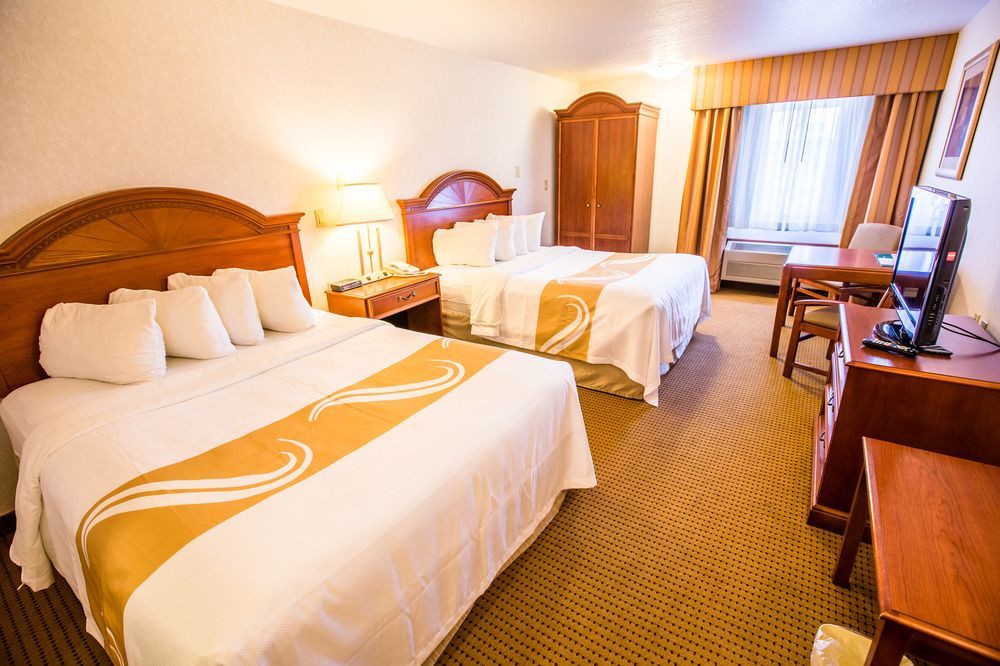 Quality Inn & Suites University Ларами Экстерьер фото